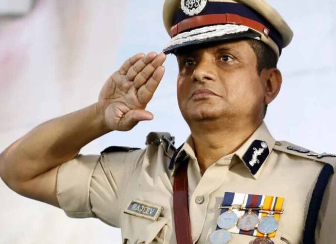 রাজ্য পুলিশের পরবর্তী ডিজি কে? ক্যাটের নির্দেশে ৮ আইপিএস-এর নামের তালিকা দিল্লিতে পাঠাল নবান্ন