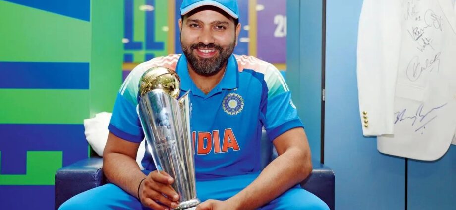 পদ্মশ্রী সম্মানে ভূষিত রোহিত শর্মা: ব্যক্তিগত প্রাপ্তির মাঝেও পাখির চোখ ২০২৭ বিশ্বকাপ
