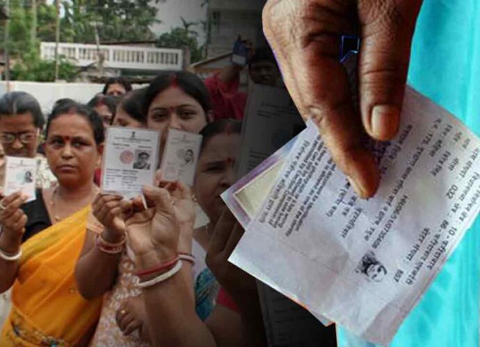 বিধানসভা ভোট: এবার বুথ স্তরের আধিকারিকদেরই বাড়ি বাড়ি গিয়ে ভোটার স্লিপ বিলির নির্দেশ