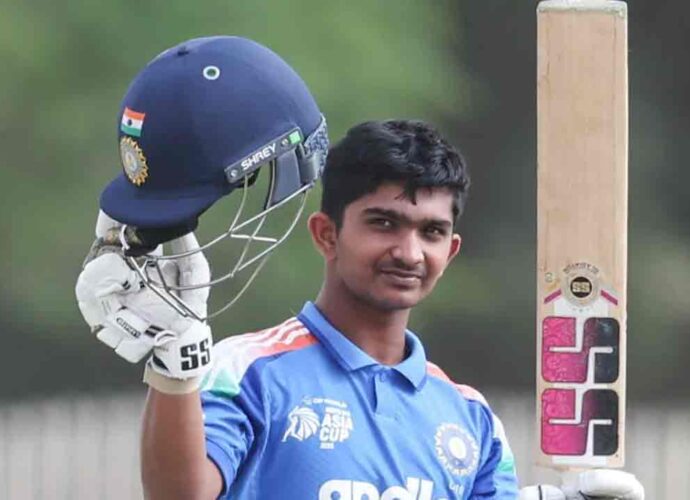 বিশ্বজয়ের আনন্দ সেরে এবার পরীক্ষার পিচে নামছেন অভিজ্ঞান: আগামী লক্ষ্য ভারতের টেস্ট দল