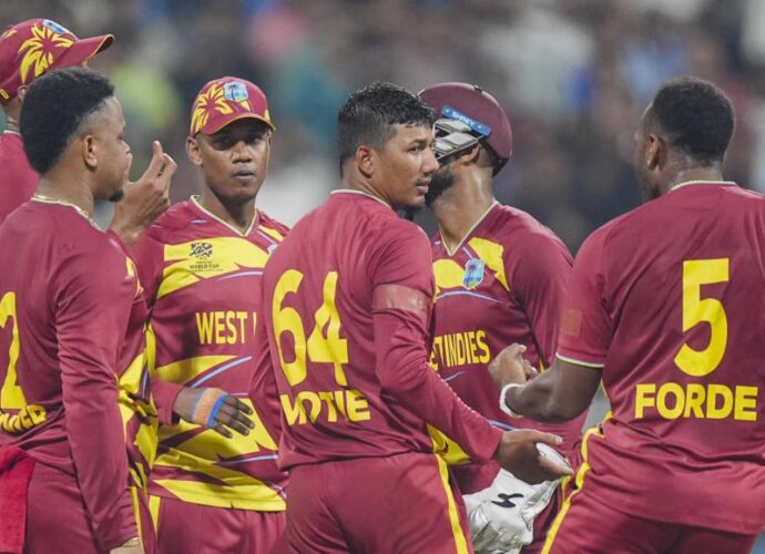 ভারতের মাটিতে ফের ক্যারিবিয়ান ম্যাজিক: ইংল্যান্ডকে বিধ্বস্ত করল ওয়েস্ট ইন্ডিজ়, জয়ী অস্ট্রেলিয়াও