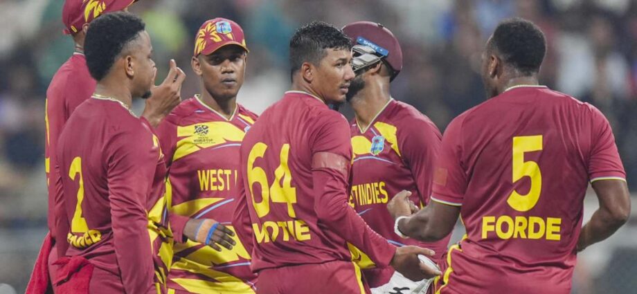 ভারতের মাটিতে ফের ক্যারিবিয়ান ম্যাজিক: ইংল্যান্ডকে বিধ্বস্ত করল ওয়েস্ট ইন্ডিজ়, জয়ী অস্ট্রেলিয়াও