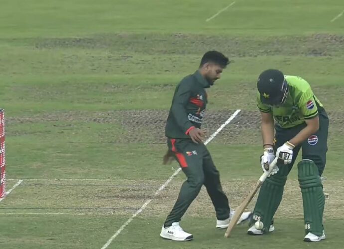 পাক-বাংলা দ্বৈরথে নজিরবিহীন রান আউট ঘিরে বিতর্ক, হাসপাতালে তালাত: জয়ী বাংলাদেশ