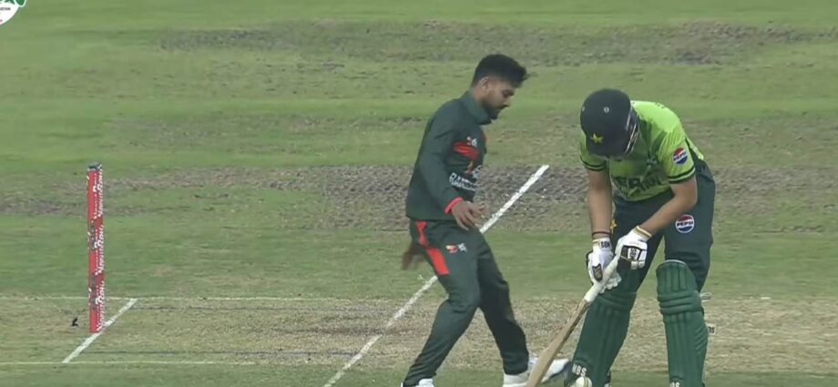 পাক-বাংলা দ্বৈরথে নজিরবিহীন রান আউট ঘিরে বিতর্ক, হাসপাতালে তালাত: জয়ী বাংলাদেশ