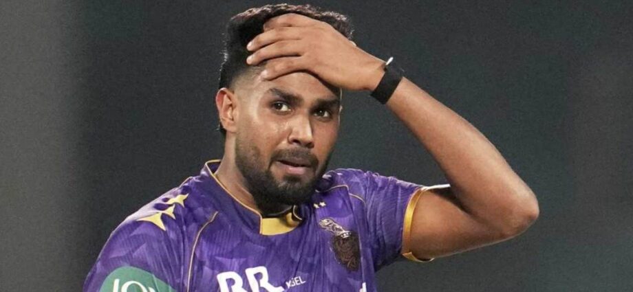 আইপিএলের আগে বড় ধাক্কা কেকেআর শিবিরে: চোটের কবলে হর্ষিত রানা, টুর্নামেন্ট থেকে ছিটকে যাওয়ার পথে তারকা পেসার