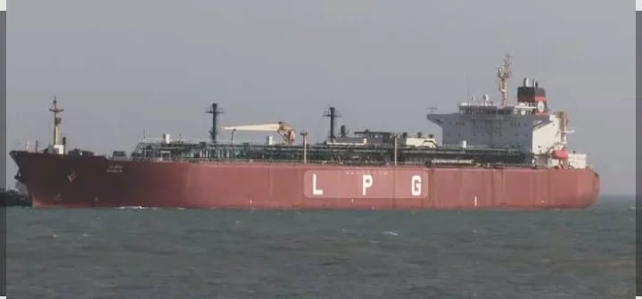 মধ্যপ্রাচ্যে যুদ্ধের মেঘ, হরমুজ প্রণালী পেরিয়ে দেশে ফিরল ভারতীয় এলপিজি ট্যাঙ্কার ‘শিবালিক’