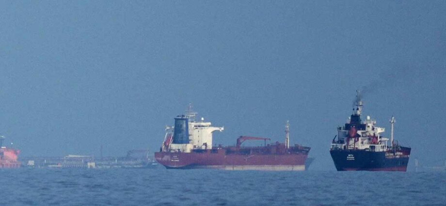 হরমুজ সঙ্কটে ব্রিটেনের কূটনৈতিক উদ্যোগ: ভারতসহ ৩৫ দেশকে আলোচনার আমন্ত্রণ