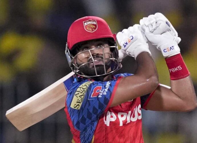 চিপকে চেন্নাইয়ের স্বপ্নভঙ্গ: শ্রেয়স-ঝড়ে জয়ী পঞ্জাব, ব্যর্থ ১৮ কোটির সঞ্জু স্যামসন