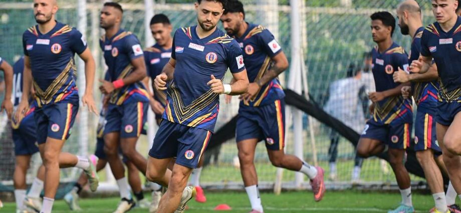 লিগ টেবিলের লড়াইয়ে মোহনবাগানকে ছোঁয়ার লক্ষ্য: প্রথম অ্যাওয়ে ম্যাচে চেন্নাইয়ের মুখোমুখি ইস্টবেঙ্গল লিগ টেবিলের লড়াইয়ে মোহনবাগানকে ছোঁয়ার লক্ষ্য: প্রথম অ্যাওয়ে ম্যাচে চেন্নাইয়ের মুখোমুখি ইস্টবেঙ্গল