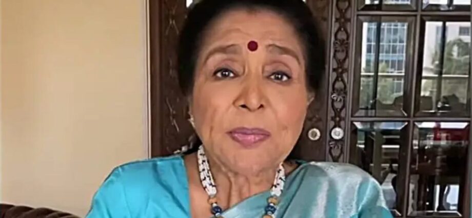 হৃদরোগে আক্রান্ত হয়ে হাসপাতালে কিংবদন্তি গায়িকা আশা ভোঁসলে: উদ্বেগ সঙ্গীতমহলে