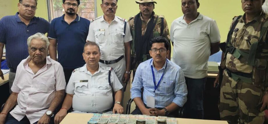 ভোটের মুখে কলকাতায় পুলিশের মেগা তল্লাশি: ১৮ লক্ষাধিক টাকা ও আগ্নেয়াস্ত্র উদ্ধার, গ্রেফতার ১