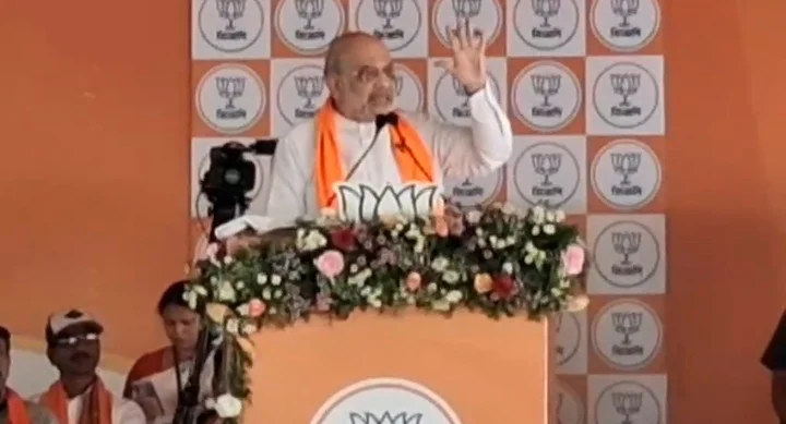 ডেবরায় অমিত শাহের মেগা র‍্যালি: অনুপ্রবেশমুক্ত বাংলা ও মহিলাদের মাসিক ৩০০০ টাকার প্রতিশ্রুতিতে শান দিলেন শাহ