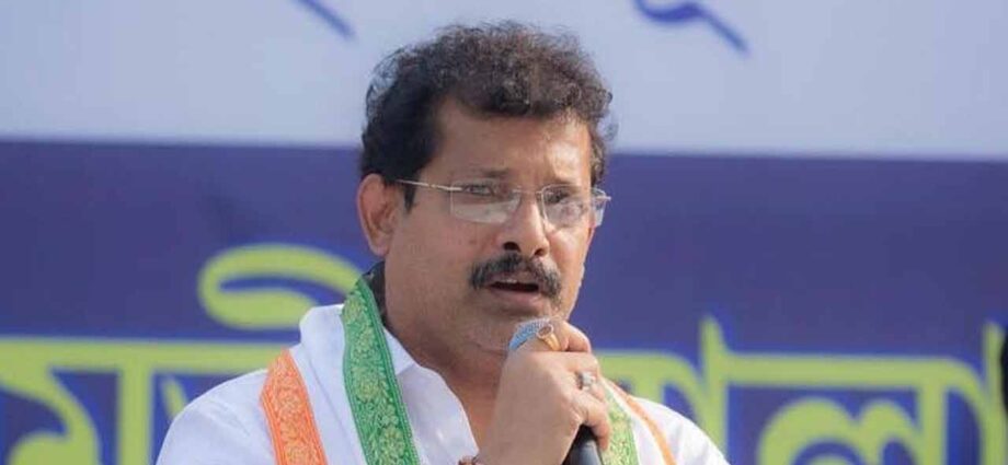 তোলাবাজির অভিযোগে ওড়িশায় পুলিশি অভিযান: গাড়ি ফেলে চম্পট কাউন্সিলর সুশান্ত ঘোষ, গ্রেফতার চালক