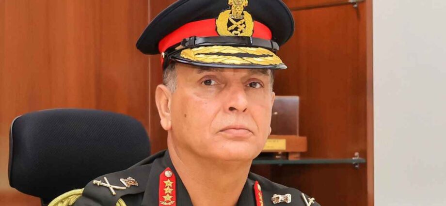 দেশের পরবর্তী সেনাপ্রধান হচ্ছেন লেফটেন্যান্ট জেনারেল ধীরজ শেঠ; দায়িত্ব নিচ্ছেন ৩০ জুন