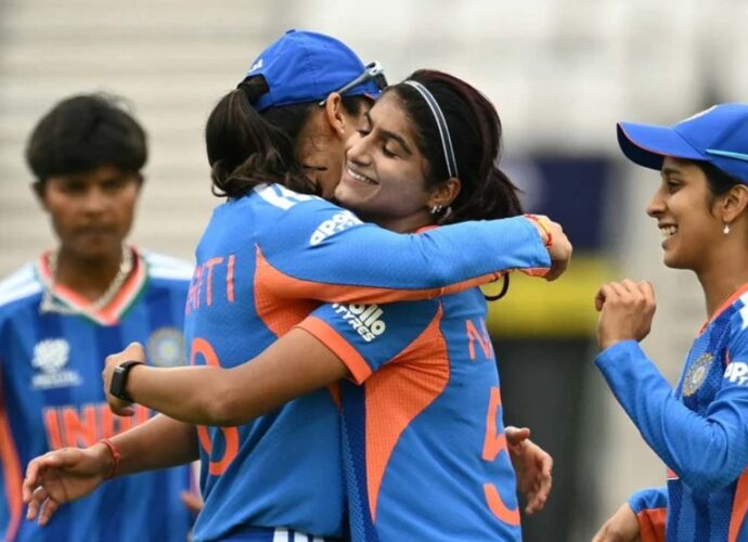নারী টি-টোয়েন্টি বিশ্বকাপ: ডাচদের ৯৫ রানে উড়িয়ে ভারতের টানা দ্বিতীয় জয়, বল হাতে শেফালির চমক