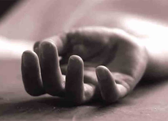 ব্যাঙ্ক অ্যাকাউন্টে ‘লটারি’র ভুয়ো ফোন দিয়ে প্রৌঢ় দম্পতিকে সরালো দুষ্কৃতীরা, ফাঁকা বাড়িতে নাতনিকে গলা কেটে খুন