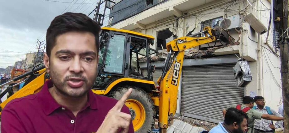 আমতলায় অভিষেকের দফতর ভাঙায় হাইকোর্টের অন্তর্বর্তী স্থগিতাদেশ, ছুটির দিনে জরুরি শুনানিতে স্থিতাবস্থার নির্দেশ আমতলায় অভিষেকের দফতর ভাঙায় হাইকোর্টের অন্তর্বর্তী স্থগিতাদেশ, ছুটির দিনে জরুরি শুনানিতে স্থিতাবস্থার নির্দেশ