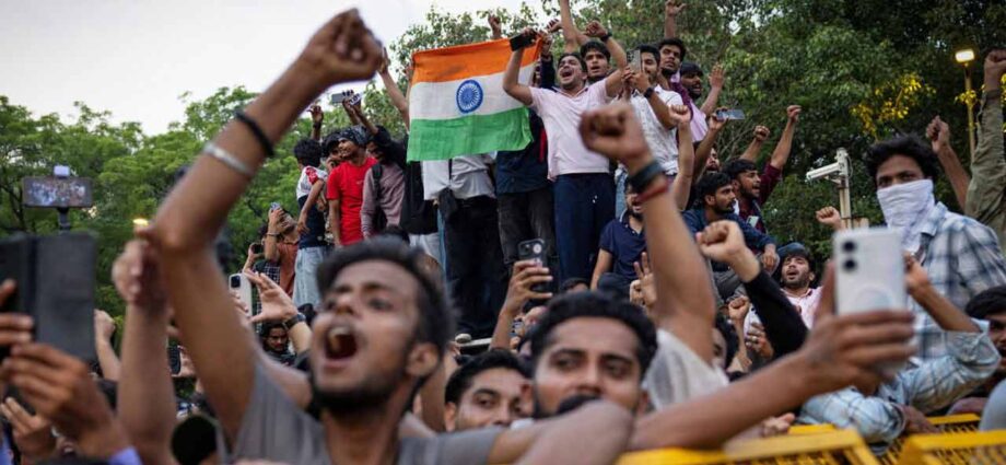 ফের প্রতিবাদের পথে ‘ককরোচ জনতা পার্টি’: শিক্ষক দিবসে দিল্লি অভিযানের ঘোষণা, নিশানায় কেন্দ্র