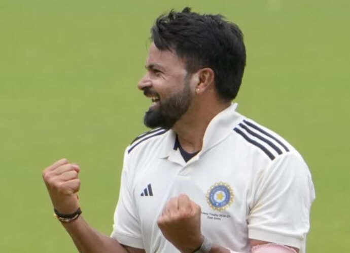 কাউন্টি ক্রিকেটে অভিষেক হতে চলেছে মুকেশ কুমারের, নটিংহ্যামশায়ারে সই করলেন বাংলার পেসার