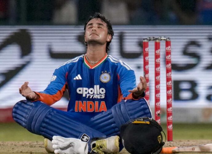 অভিষেক-সঞ্জুর ঝড়ো ব্যাটিংয়ে আফগানিস্তানকে উড়িয়ে টি-টোয়েন্টি সিরিজ় চুনকাম ভারতের