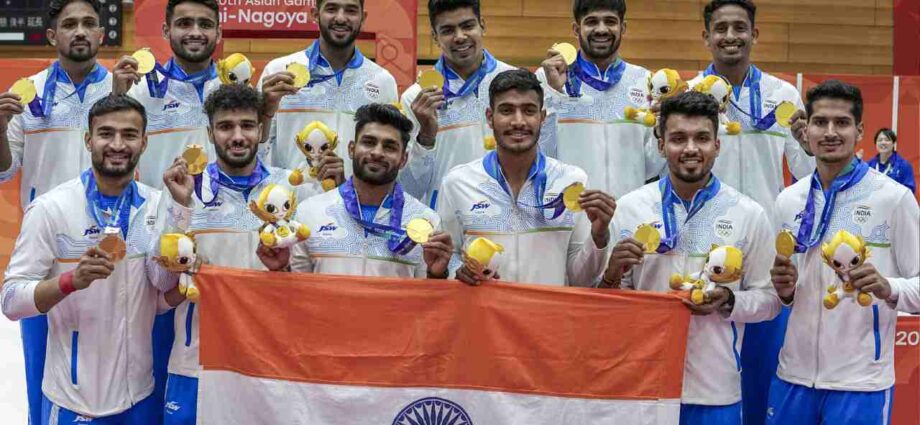 এশিয়ান গেমসে ভারতের কবাডি জয়: পুরুষ ও মহিলা উভয় বিভাগেই সোনা জয় পবন-পুষ্পাদের