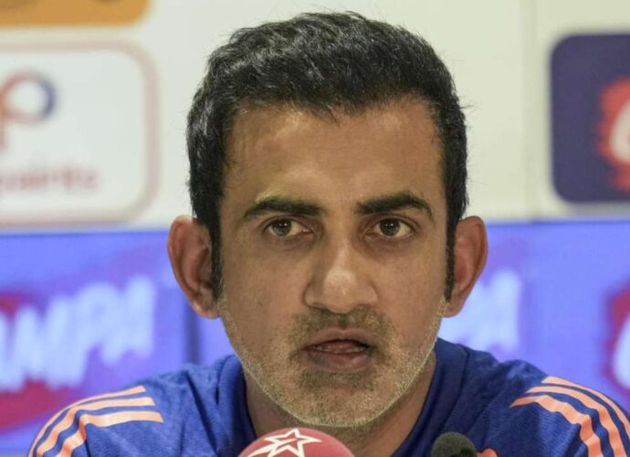 এক ম্যাচে ৮১১ রান তুলে জয় হলেও ক্ষুব্ধ গম্ভীর, বোলারদের পক্ষে সওয়াল করে নিশানা পিচ কিউরেটরদের