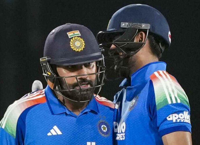 গুয়াহাটিতে ঐতিহাসিক জয় ভারতের: ৪০৬ রান তাড়া করে বিশ্বরেকর্ড, ব্যাট হাতে শুভমন-রোহিতের তাণ্ডব