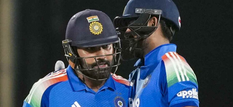 গুয়াহাটিতে ঐতিহাসিক জয় ভারতের: ৪০৬ রান তাড়া করে বিশ্বরেকর্ড, ব্যাট হাতে শুভমন-রোহিতের তাণ্ডব