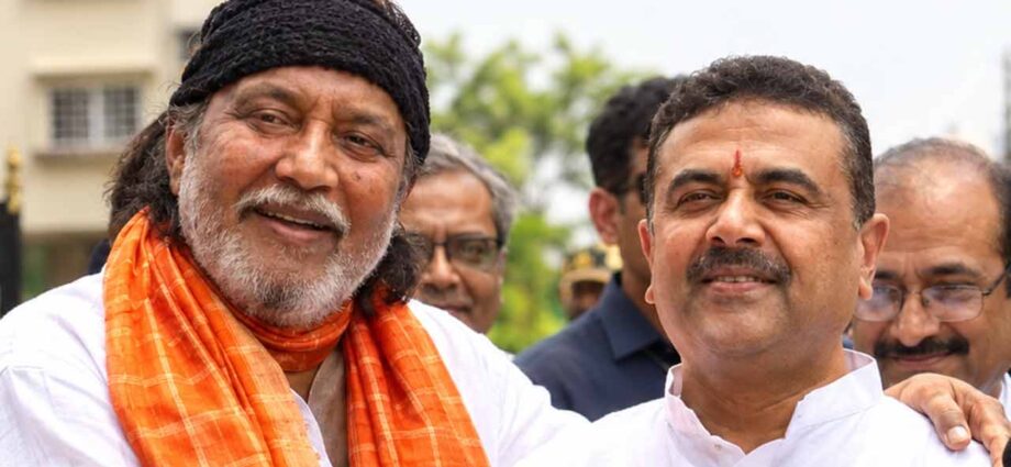 রাজ্যের তথ্য ও সংস্কৃতি দফতরের উপদেষ্টা হিসেবে নিযুক্ত মিঠুন চক্রবর্তী, পেলেন পূর্ণমন্ত্রীর পদমর্যাদা