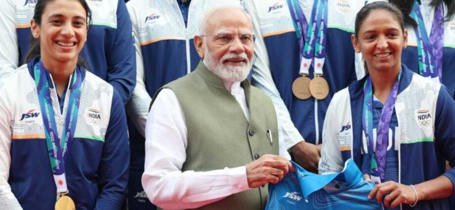 এশিয়ান গেমসে পদকজয়ীদের সংবর্ধনা মোদীর, ২০৩৬ অলিম্পিক্স আয়োজন করতে মরিয়া ভারত