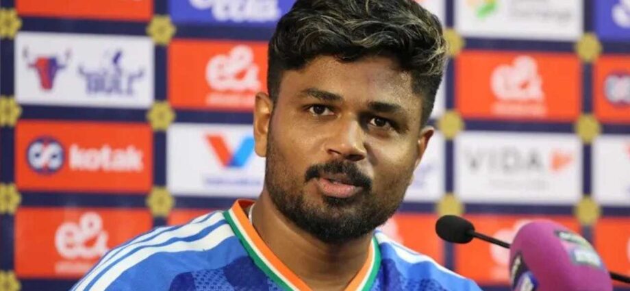 বুমরাহের অনুপস্থিতিতে বেহাল বোলিং, সঞ্জু ও কাইফের খোঁচা; দলে ফিরলেন ভুবনেশ্বর, ছিটকে গেলেন অর্শদীপ