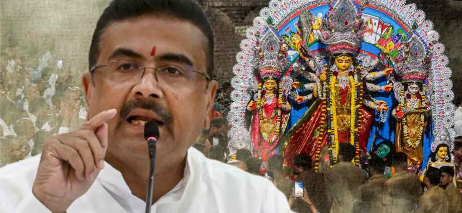 বিসর্জনে প্রতিমা স্পর্শের ক্ষেত্রে ‘সনাতনী’দের অগ্রাধিকার, মুখ্যমন্ত্রীর মন্তব্যে রাজনৈতিক বিতর্ক