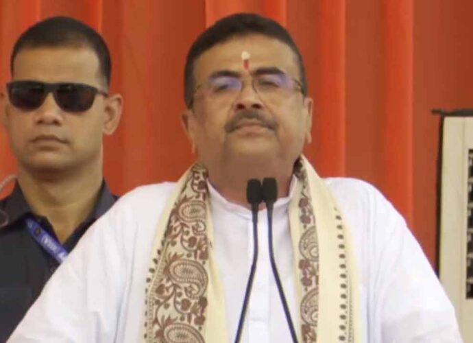 বিধানসভায় শক্তিপরীক্ষা হলে ২৭৫টি ভোট পাব, দাবি শুভেন্দুর, বিরোধী শিবিরের ৬৪ বিধায়ককে নিয়ে জল্পনা