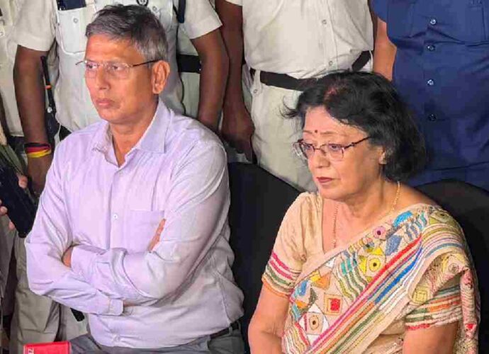 বিদেশি চক্রান্তের দায়ে কংগ্রেস, পাল্টা ‘ভোটচুরি’র অভিযোগে সরব বিরোধীরা: ফক্স নিউজের প্রতিবেদন ঘিরে রাজনৈতিক বিতর্ক তুঙ্গে বিদেশি চক্রান্তের দায়ে কংগ্রেস, পাল্টা ‘ভোটচুরি’র অভিযোগে সরব বিরোধীরা: ফক্স নিউজের প্রতিবেদন ঘিরে রাজনৈতিক বিতর্ক তুঙ্গে