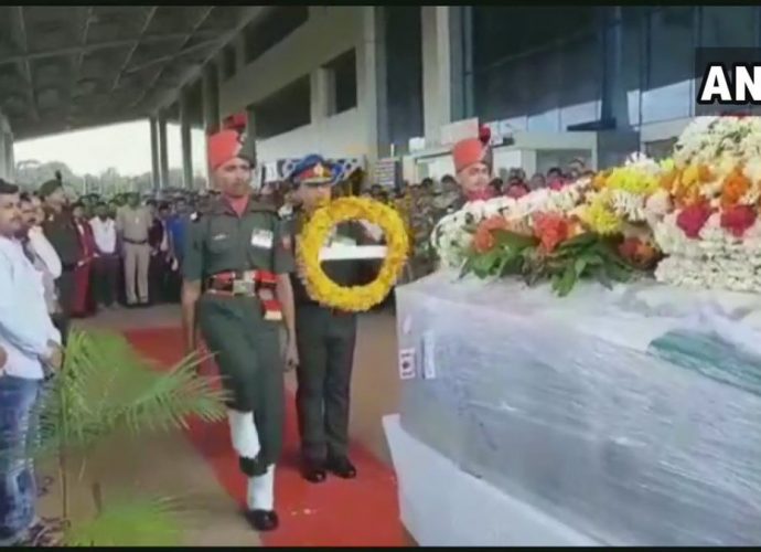 হুতাত্মা জওয়ান রাহুল ভাইরু সুলাগেকরের মরদেহ বেলগাবিতে পৌঁছল