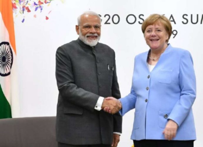 জার্মানির রাষ্ট্রপতি অ্যাঞ্জেলা মার্কেল প্রধানমন্ত্রী নরেন্দ্র মোদীর সঙ্গে দেখা করলেন