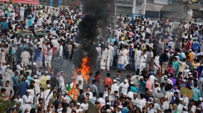 ছেচল্লিশের কালো ছায়া আবার পশ্চিমবঙ্গে