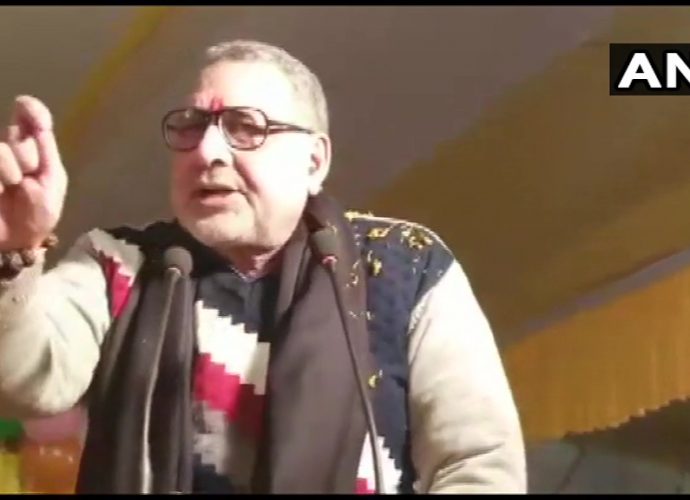বিদ্যালয়ে ভগবদ্গীতা পড়ানো উচিত, বললেন কেন্দ্রীয় মন্ত্রী গিরিরাজ সিংহ