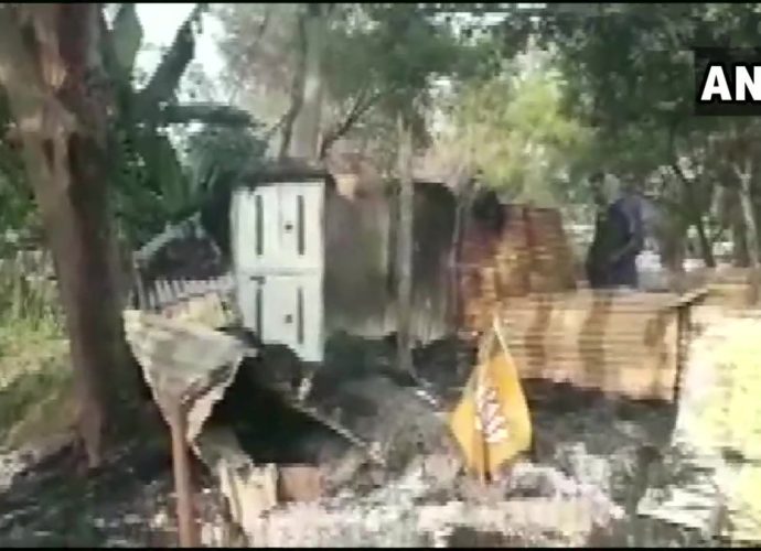 চান্দাই গ্রাম পঞ্চায়েতে বিজেপির দলীয় কার্যালয় পুড়িয়ে দেওয়া হল
