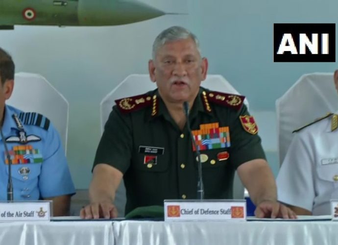 সেনাবাহিনীর সমস্ত বিকল্পের জন্য প্রস্তুত রয়েছে, বললেন চীফ অব ডিফেন্স স্টাফ জেনারেল বিপিন রাওয়াত