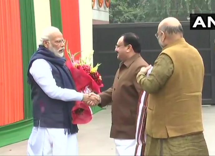 নবনির্বাচিত বিজেপি সভাপতি জগৎপ্রকাশ নাড্ডার সংবর্ধনা সভায় উপস্থিত রয়েছেন প্রধানমন্ত্রী নরেন্দ্র মোদী, বরিষ্ঠ নেতা লালকৃষ্ণ আদবানি ও অন্যান্যরা