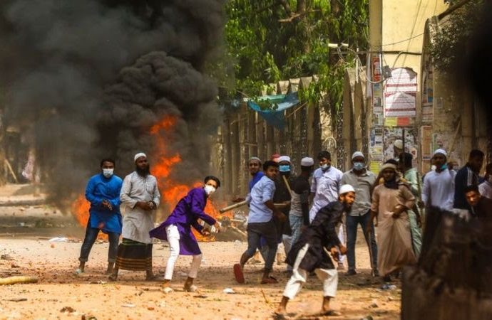 দ্যাশটা আমাদের কব্জায় আইলে ওগুলোরে গোস্তের (গরুর মাংস) দোকান বানাবা