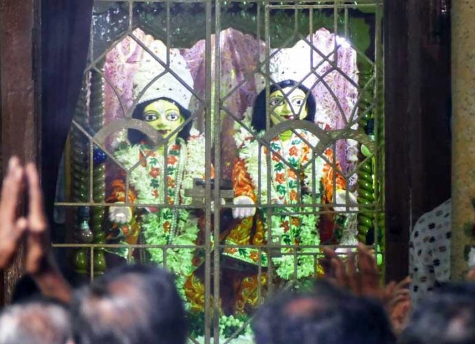 পাণিহাটি গঙ্গাতীরে স্থাপে ভক্তি ভরে – দ্বিতীয় পর্ব