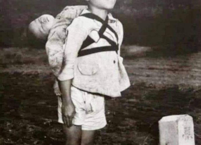 ও আমার মৃত ছোট ভাই। কোন ভারী পণ্য (Cargo) মোটেই নয়