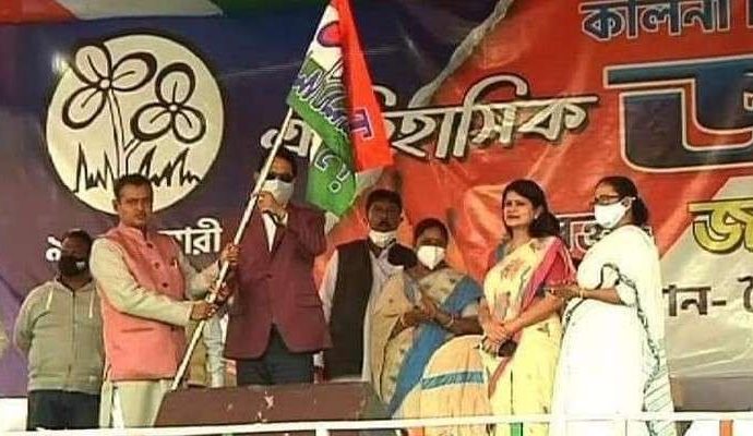 ভরতপুর থানার ওসি রাজু মুখোপাধ্যায়কে অপমান! ‘বাহুবলি’ হওয়ার খেসারত দিতে হলো হুমায়ুন কবীরকে, দায়ের করা হলো FIR