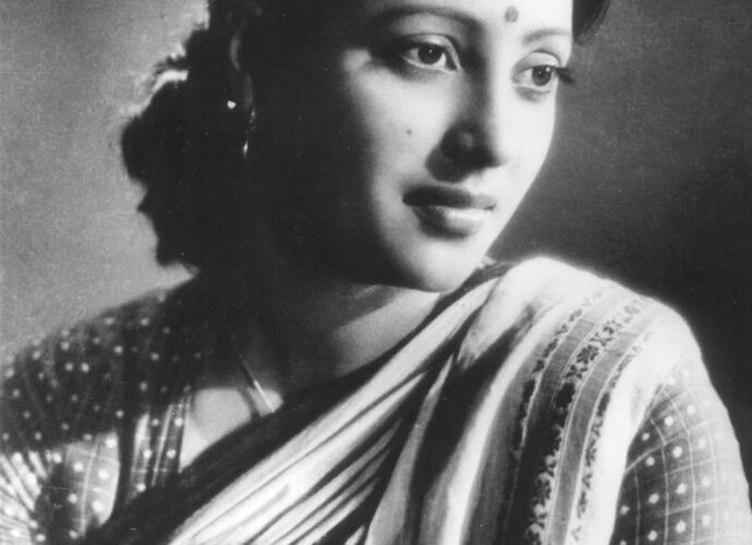 পাছাপেড়ে শাড়ি