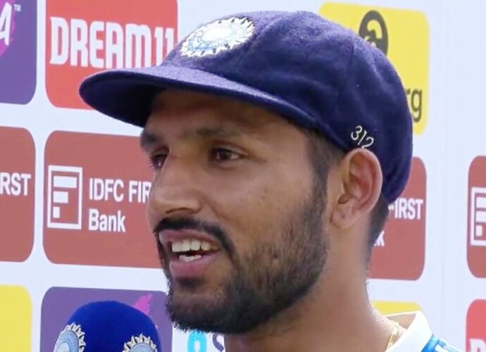 ম্যাচের সেরার মুখে এক জনেরই নাম, কাকে সব কৃতিত্ব দিচ্ছেন ভারতের ‘নতুন ধোনি’