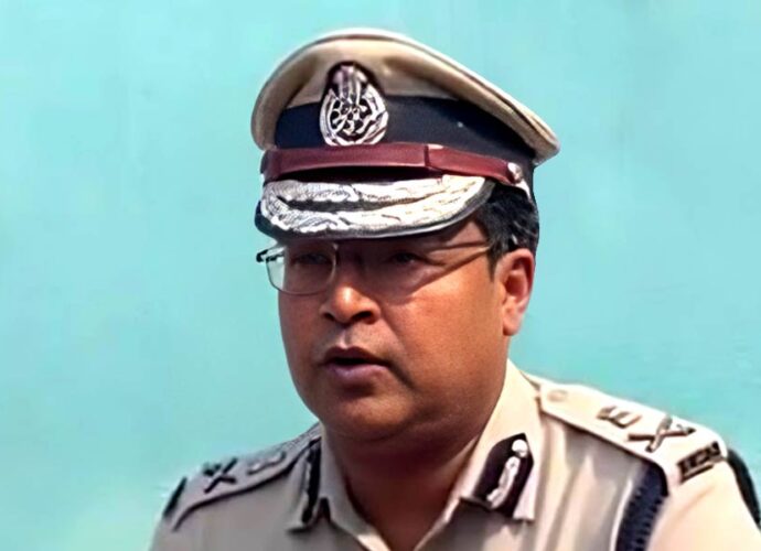 নিরাপদের এফআইআরে তারিখ ভুল কবুল করলেন এডিজি সুপ্রতিম, অনিচ্ছাকৃত বলে জানালেন, তথ্য দেবেন