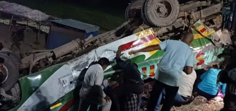বেপরোয়া গতির পিকআপ ভ্যান উল্টে মৃত্যু ৮ মহিলা- সহ ১৪ জনের, মধ্যপ্রদেশে আহত আরও ২১ জন