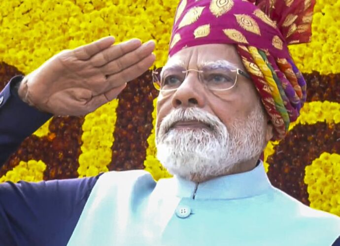 এ বছরের বিশেষত্ব: ময়ূর মোটিফ ও রাজস্থানি ঘরানা